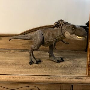 2017 Jurassic World Legacy Collection Extreme Chomp Tyrannosaurus T Rex Figure